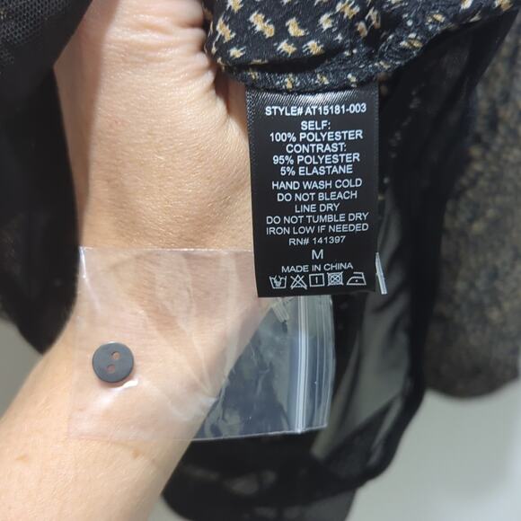 ASTR The Label Blouse Bodysuit Women's M Dressy Crossover Speckled Animal Print - Picture 8 of 8